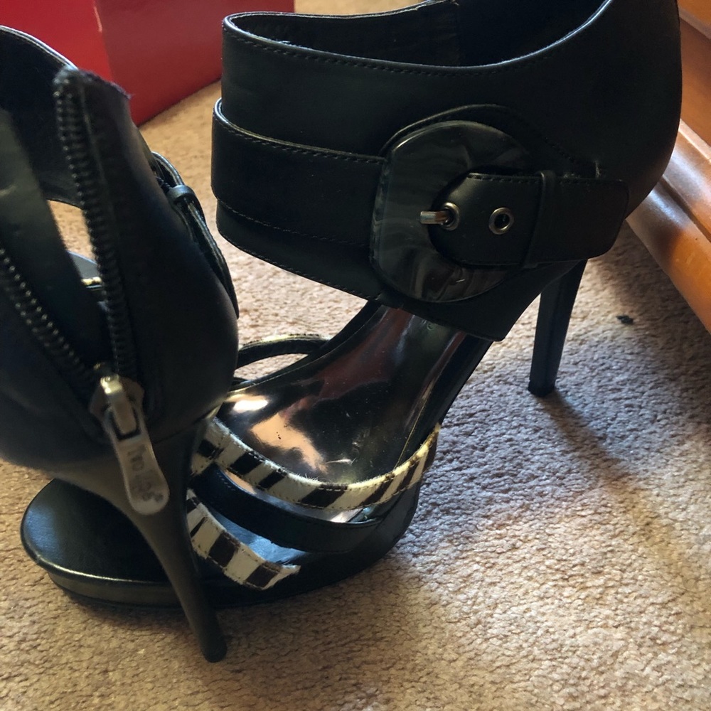 Black/ off white  stiletto    Made by Two Lips size 10